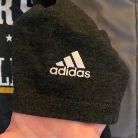 Los Angeles Lakers Adidas Graphic Tee - Picture 2 of 3